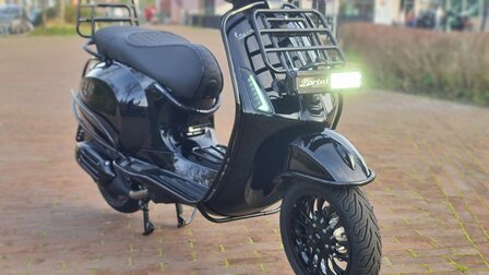 Vespa Sprint Shadow Hunter pakket - E5 IGET Custom