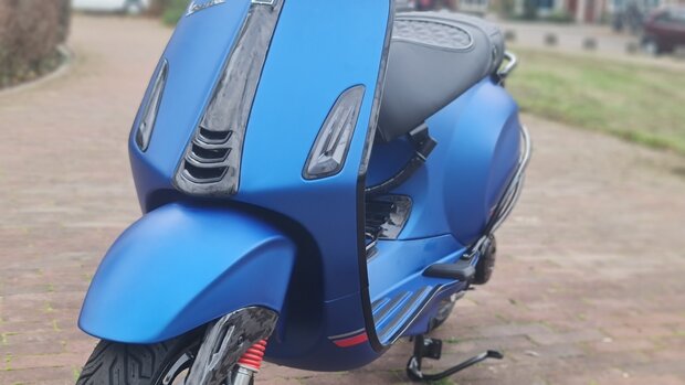 Vespa Sprint Forged Carbon Indo Style pakket - E5 IGET Custom