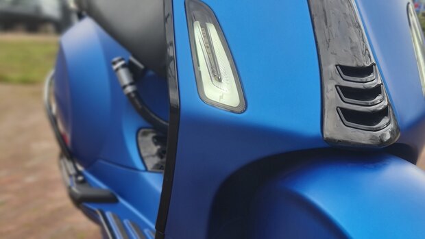 Vespa Sprint Forged Carbon Indo Style pakket - E5 IGET Custom