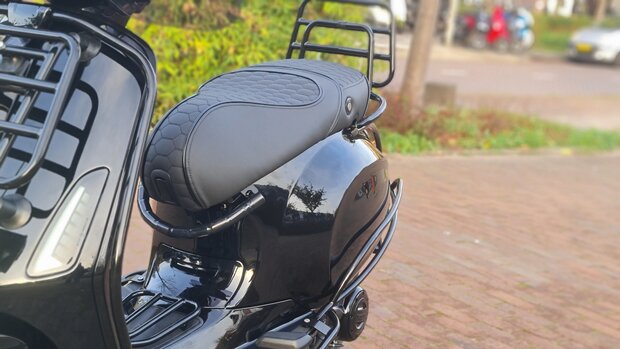 Vespa Sprint Shadow Hunter pakket - E5 IGET Custom