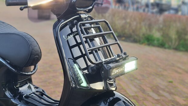 Vespa Sprint Shadow Hunter pakket - E5 IGET Custom