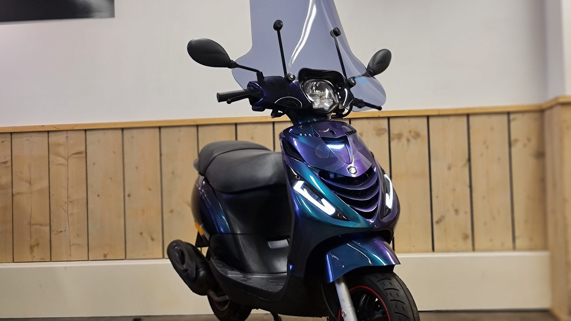 Piaggio Zip S E5 matgroen - Verde Opaco E5 - Scooter Loods Haarlem